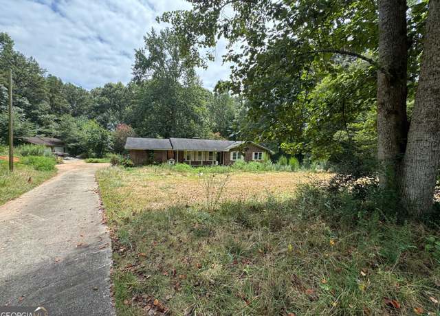 Property at 3142 Oak Valley Rd, Toccoa, GA 30577, 2 beds, 2 baths