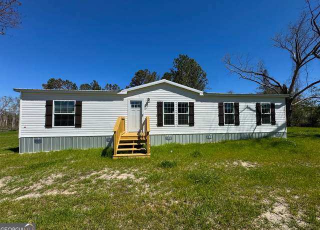 Property at 1505 W 4th St Ext, Alma, GA 31510, 3 beds, 2 baths