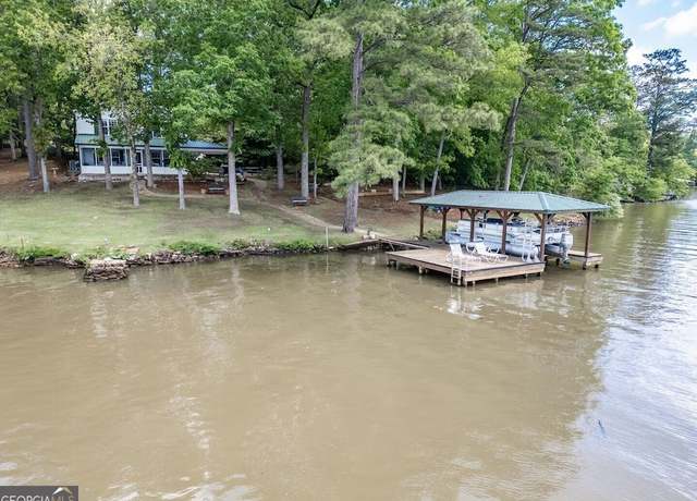 Property at 2000 Campbell Rd, Covington, GA 30014, 6 beds, 2 baths