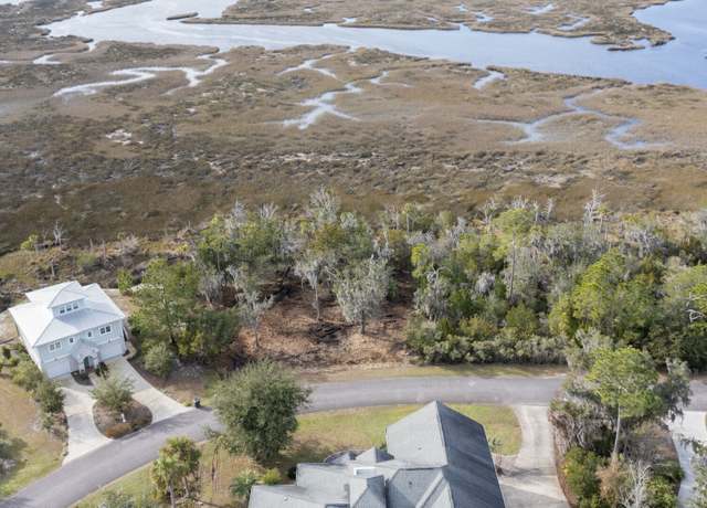 Property at 907 E Riverview Dr, St. Marys, GA 31558