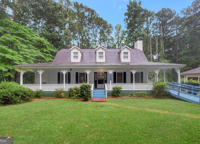 Property at 155 Pine Tree Dr, Fayetteville, GA 30214, 3 beds, 2 baths