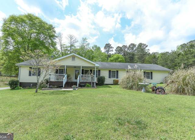 Property at 395 Moss Ferry Rd, Villa Rica, GA 30180, 3 beds, 3 baths