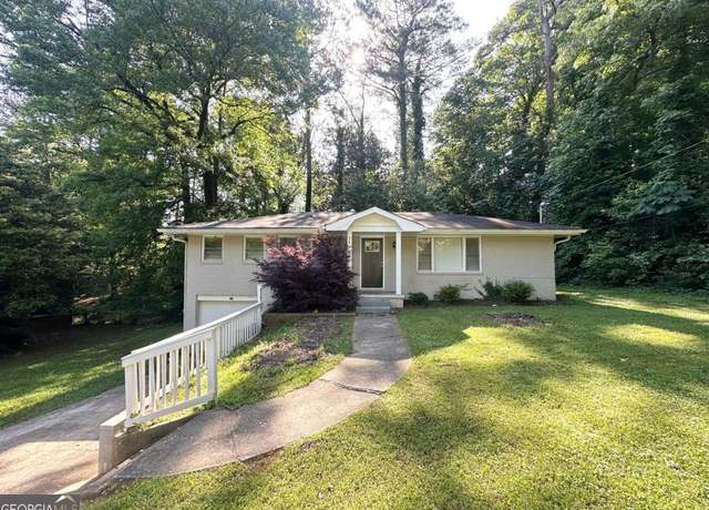 Property at 570 Kenridge Cir, Stone Mountain, GA 30083, 3 beds, 1.5 baths