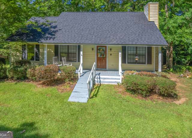Property at 195 N Lake Dr, Sandersville, GA 31082, 3 beds, 2 baths