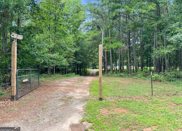 Property at 83 Old Indian Springs Rd, Forsyth, GA 31029, 3 beds, 2 baths