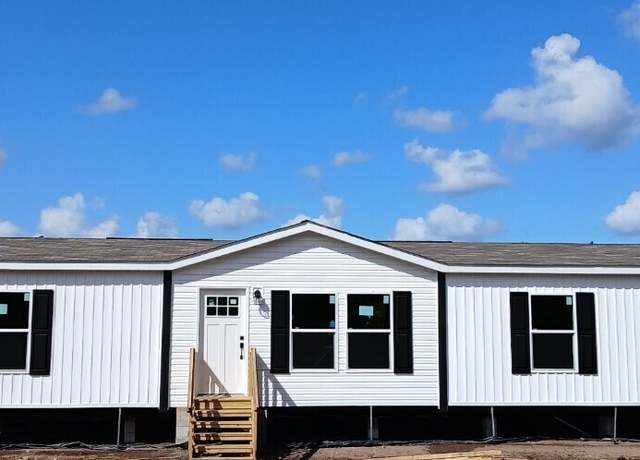 Property at 651 Boulevard St, Folkston, GA 31537, 3 beds, 2 baths