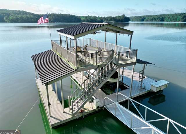 Property at 119 Ridgemore Cir, Toccoa, GA 30577, 4 beds, 2.5 baths