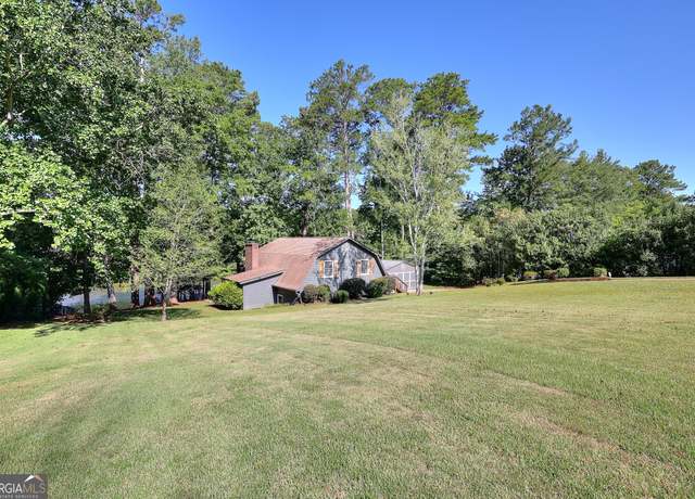 Property at 116 Southlake Dr SW, Eatonton, GA 31024, 3 beds, 2 baths