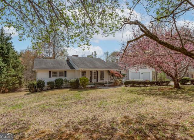 Property at 151 Hilltop St, Cleveland, GA 30528, 4 beds, 4 baths