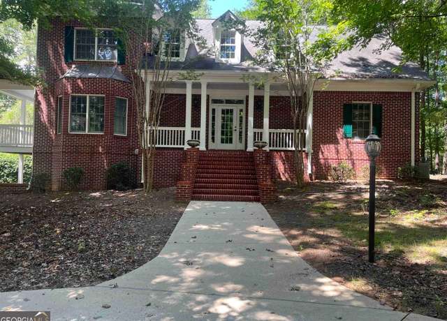 Property at 1001 Peachtree Ct, Greensboro, GA 30642, 5 beds, 3.5 baths