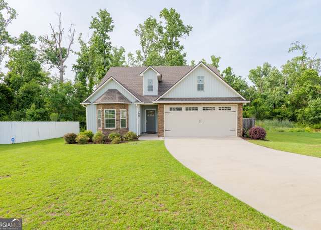 Property at 4001 Gramercy Cir, Valdosta, GA 31605, 4 beds, 2 baths