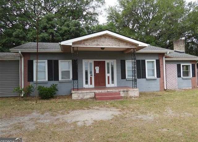 Property at 410 Live Oak Church Rd, Hinesville, GA 31313, 3 beds, 2 baths