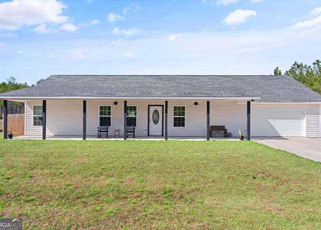 Property at 825 Red Hawk Dr, Waynesville, GA 31566, 3 beds, 2 baths