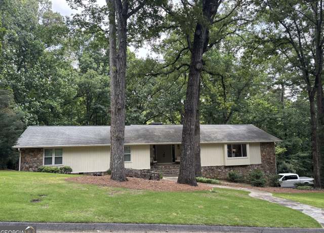 Property at 2 Kensington Rd SW, Rome, GA 30165, 4 beds, 3 baths