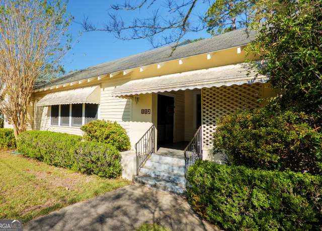 Property at 112 High St, Valdosta, GA 31602, 2 beds, 2 baths