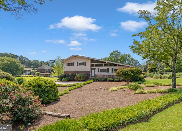 Property at 536 N Lakeshore Dr, Carrollton, GA 30117, 4 beds, 3 baths