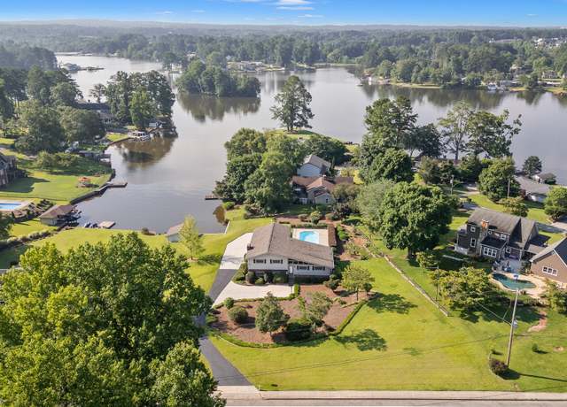Property at 536 N Lakeshore Dr, Carrollton, GA 30117, 3 beds, 3 baths
