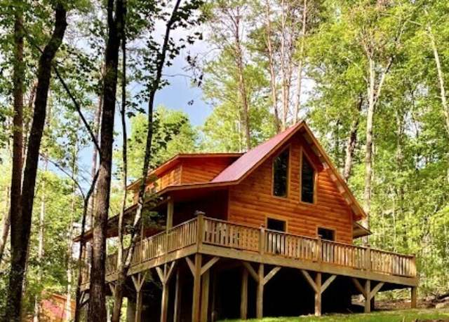 Property at 333 Whispering Hills Rd, Murphy, NC 28906, 2 beds, 3 baths