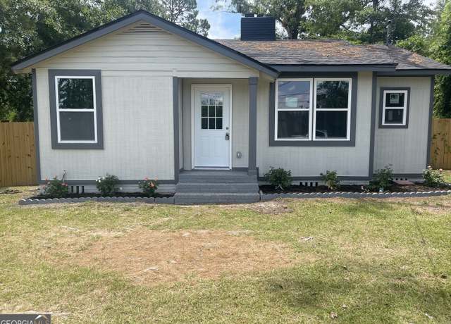 Property at 705 E Adair St, Valdosta, GA 31601, 3 beds, 2 baths