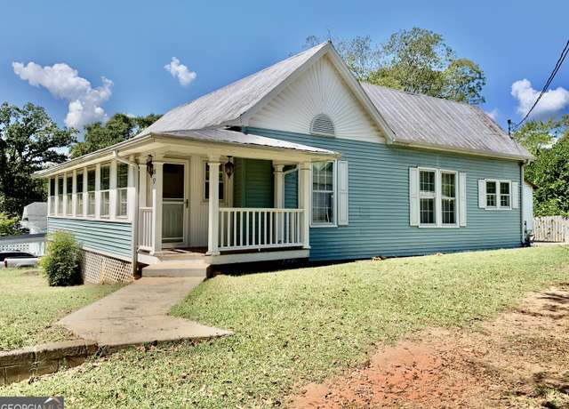 Property at 57 Stewart St, Toccoa, GA 30577, 2 beds, 2 baths