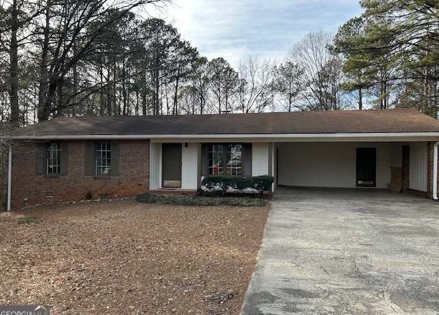 Property at 213 Sharon Dr, Canton, GA 30115, 3 beds, 2 baths