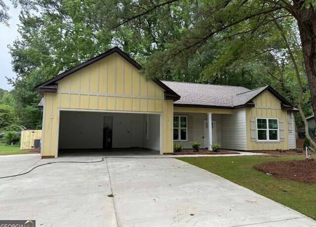 Property at 12 Buckthorn Dr, Newnan, GA 30265, 4 beds, 3 baths