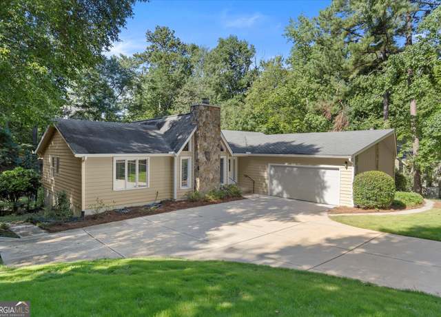 Property at 420 Hackberry Ct, Roswell, GA 30076, 4 beds, 3.5 baths