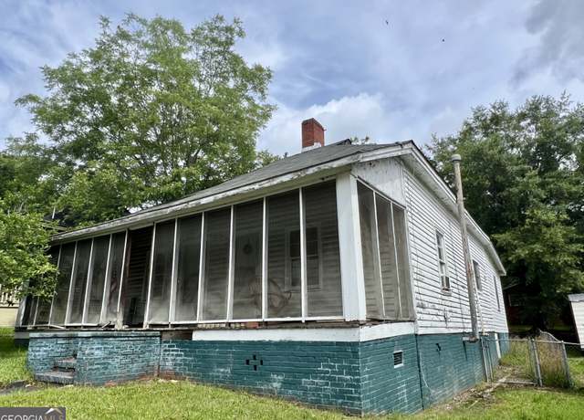 Property at 811 Greenville St, Lagrange, GA 30241, 3 beds, 1 bath