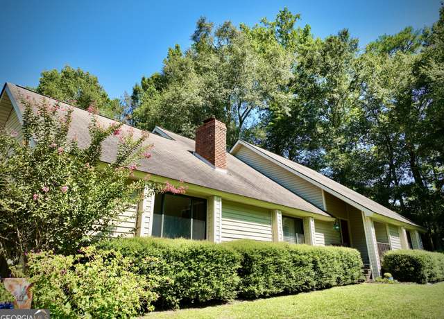 Property at 223 Trinity Rd, Dublin, GA 31021, 4 beds, 2.5 baths