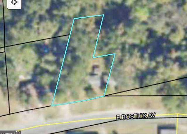 Property at 624 W Washington Ave, Nashville, GA 31639