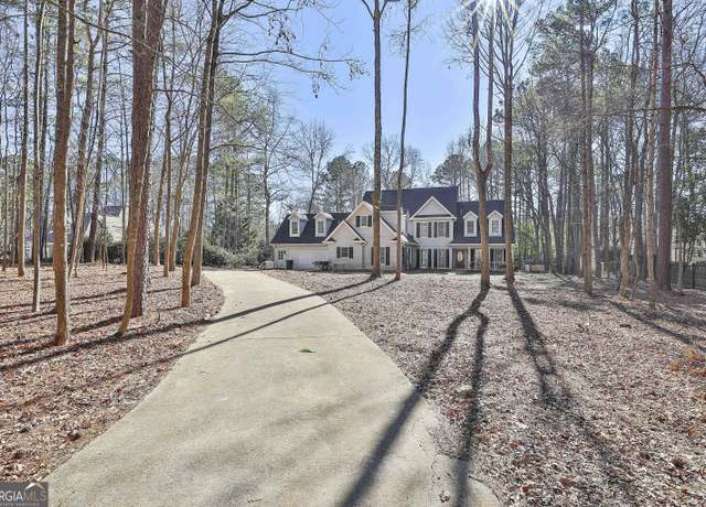 Property at 114 Oak Ridge Dr, Sharpsburg, GA 30277, 6 beds, 3.5 baths