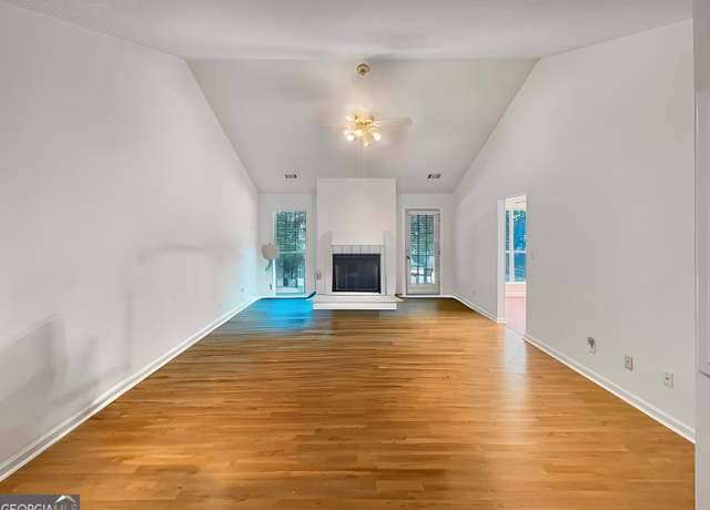 Property at 180 Saint James Pl, Sharpsburg, GA 30277, 3 beds, 2 baths