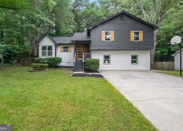 Property at 4050 Sumit Wood Dr, Kennesaw, GA 30152, 4 beds, 3 baths