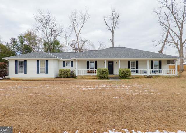 Property at 3551 Cherokee Trl, Valdosta, GA 31605, 3 beds, 2 baths