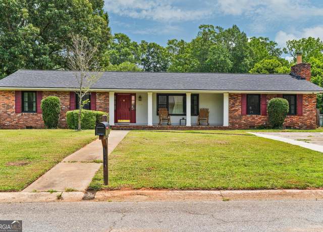 Property at 1508 Windsor Rd, Perry, GA 31069, 4 beds, 2 baths