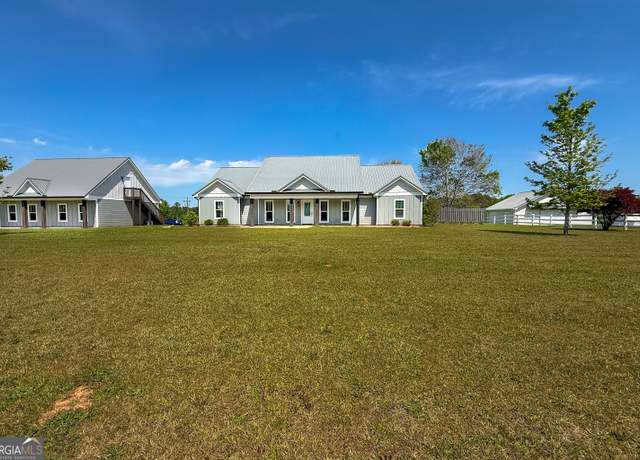 Property at 5 Gibson Rd, Newnan, GA 30263, 4 beds, 2 baths