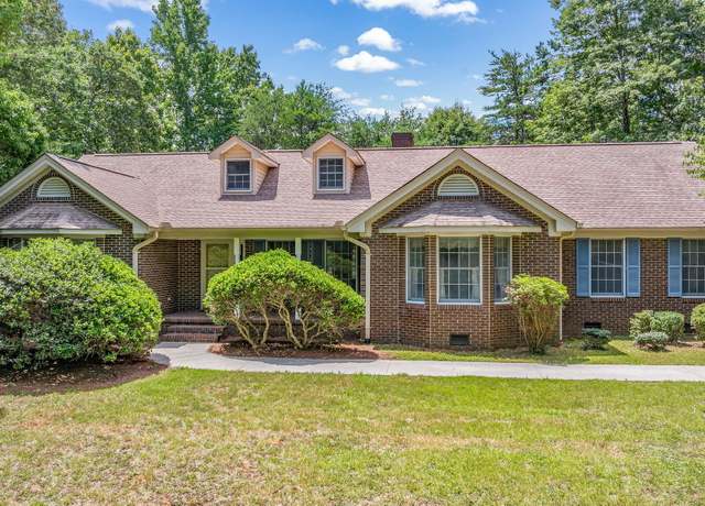 Property at 184 Willows Dr, Cleveland, GA 30528, 3 beds, 2 baths