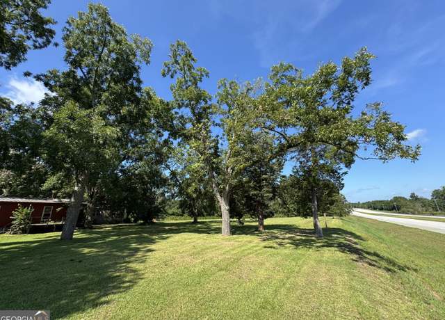 Property at 4273 Millen Hwy, Sylvania, GA 30467, 3 beds, 2 baths