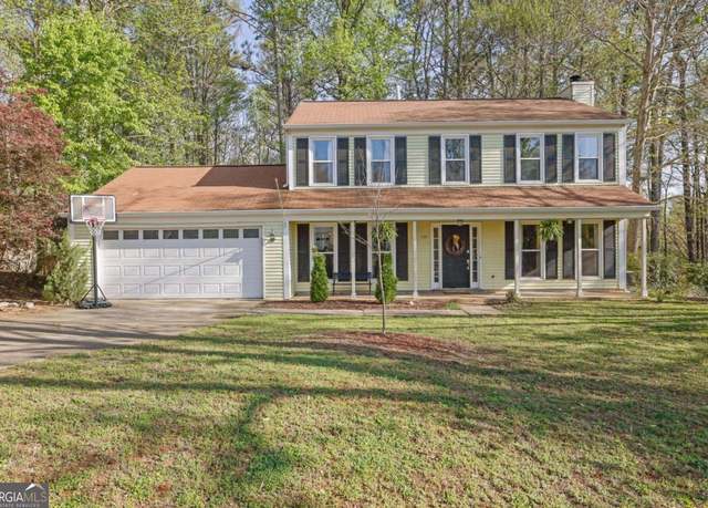 Property at 925 Crab Orchard Dr, Roswell, GA 30076, 3 beds, 2.5 baths