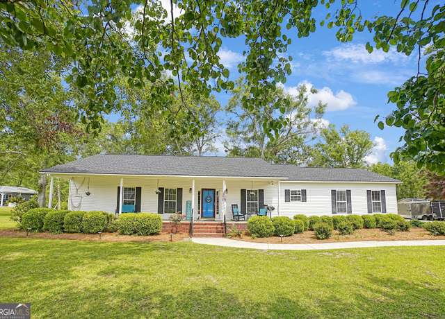 Property at 126 Patrick St, Swainsboro, GA 30401, 3 beds, 2.5 baths