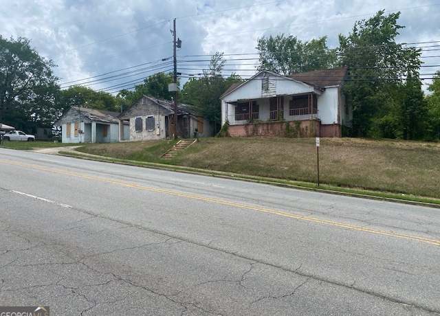 Property at 1010 N Clarke St, Milledgeville, GA 31061, 9 beds, 4 baths