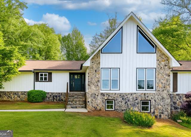 Property at 3222 Bay View Dr, Jonesboro, GA 30236, 6 beds, 3.5 baths
