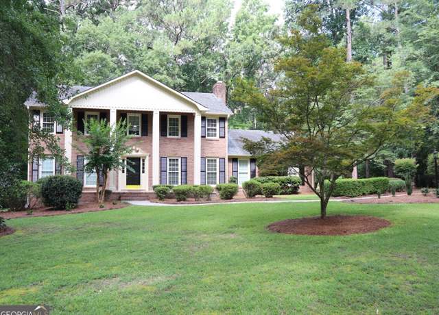 Property at 1013 Wimbledon Rd, Macon, GA 31210, 4 beds, 2.5 baths