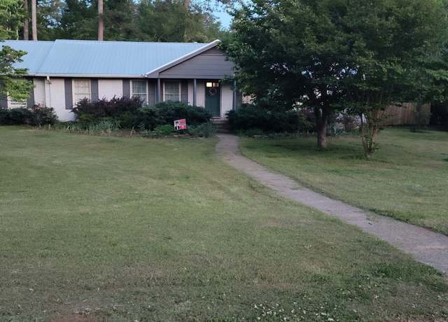 Property at 570 Cedar Creek Dr, Athens, GA 30605, 4 beds, 2.5 baths