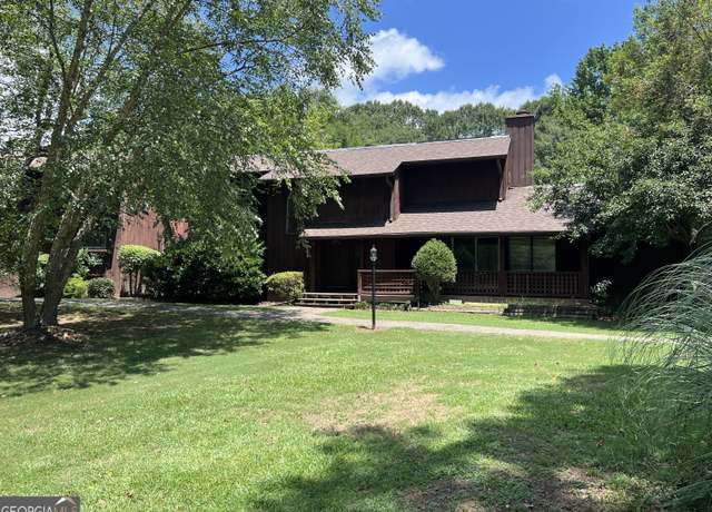 Property at 20 Fairway Ln, Peachtree City, GA 30269, 4 beds, 3.5 baths