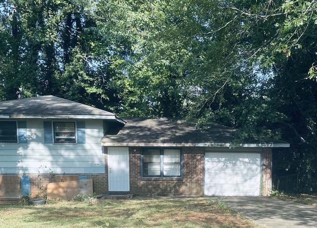 Property at 1096 Shieldcrest Way, Forest Park, GA 30297, 3 beds, 2 baths