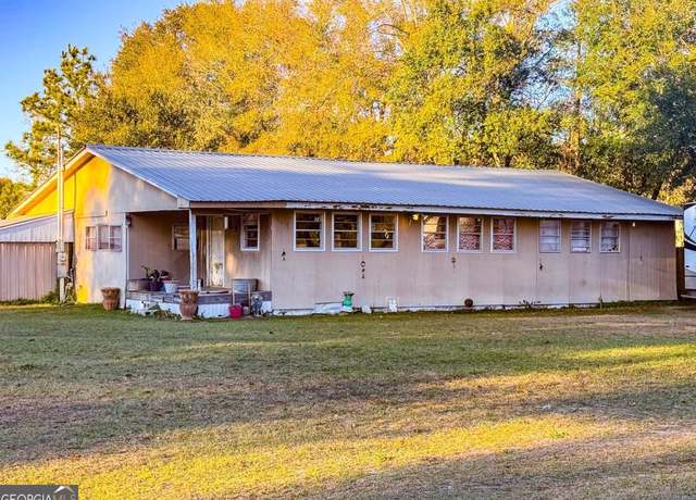 Property at 24 Sangster Rd, Jesup, GA 31545, 3 beds, 2 baths