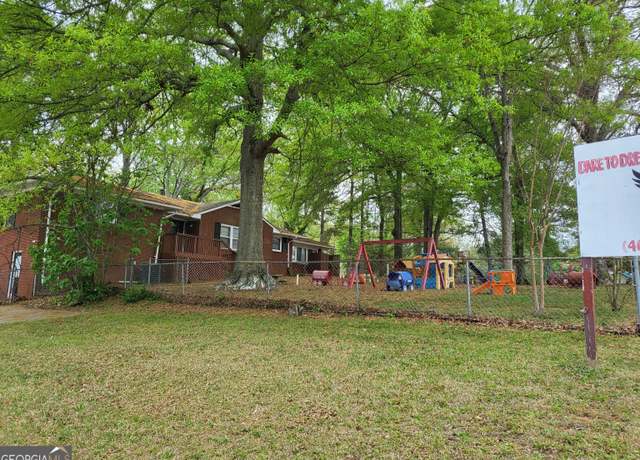 Property at 957 Astor Ave, Forest Park, GA 30297, 5 beds, 4 baths