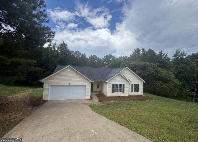 Property at 454 Old Tree Dr, Jackson, GA 30233, 3 beds, 2 baths