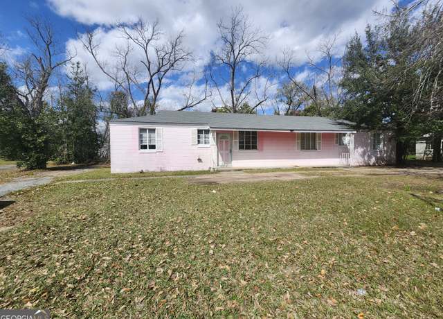 Property at 1523 Malone Dr, Albany, GA 31705, 3 beds, 2 baths